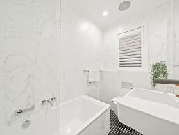 Cocos Apartment at Palm View Collective