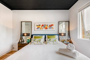 Renovated Retro Apartment Near Harbour Front Walks
