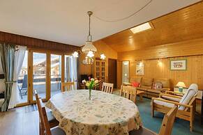 Centrally Placed ski in out Apartment Next to Lift