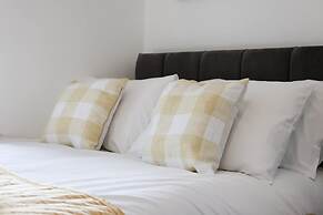 Charming 2 Bed-ensuites Fast Wi-fi