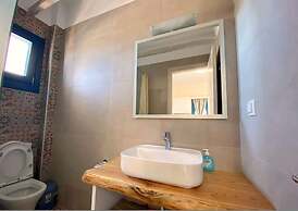 Michail Suites Afiartis Araki