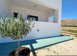 Michail Suites Afiartis Araki