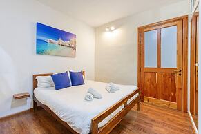 Benny s Seaside Escape Sliema