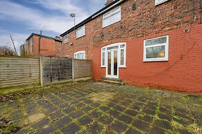 Modern 3-bedroom Home With Garden