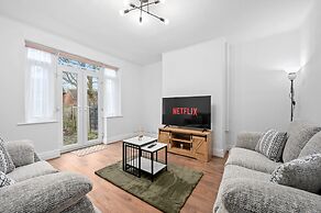 Modern 3-bedroom Home With Garden