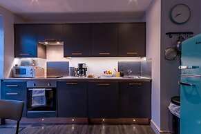 Walpole Bay 2 bed Stunning Garden Apt By Adliv
