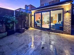Modern Margate Maisonette Close to Beach by Adliv