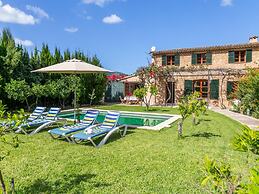 Beautiful Mallorcan Villa With Pool in Soller