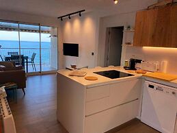Cozy Flat Over the Beach
