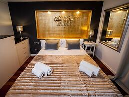 Victoria City Center 2 Downtown Luxury Duplex