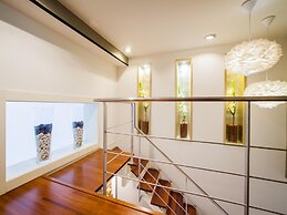 Victoria City Center 2 Downtown Luxury Duplex