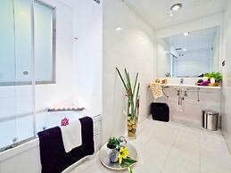 Victoria City Center 2 Downtown Luxury Duplex