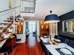 Victoria City Center 1 Downtown Luxury Duplex