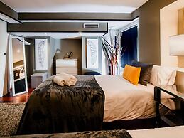 Victoria City Center 1 Downtown Luxury Duplex