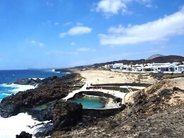 Apt 28 Famara