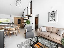 Agrupadas Beautiful Duplex With Amazing Location