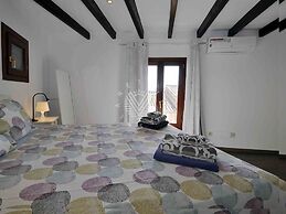 Apartment Duplex Can Roses