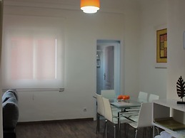 Luminous Flat in Great Location