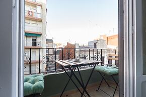 Luminous Flat in Great Location