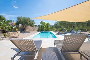 Casa Farlisa Ancient Baglio With Pool and Jacuzzi