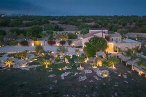 Casa Farlisa Ancient Baglio With Pool and Jacuzzi