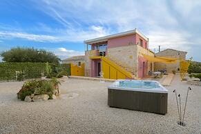 Casa Farlisa Ancient Baglio With Pool and Jacuzzi
