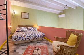 Casa Farlisa Ancient Baglio With Pool and Jacuzzi