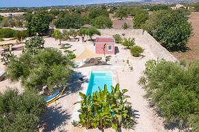 Casa Farlisa Ancient Baglio With Pool and Jacuzzi