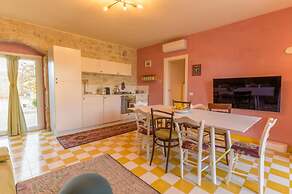 Casa Farlisa Ancient Baglio With Pool and Jacuzzi