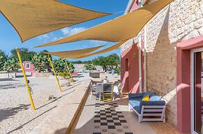 Casa Farlisa Ancient Baglio With Pool and Jacuzzi