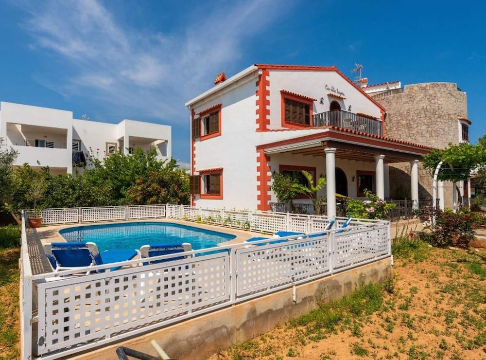 Villa Tortugas Charming House With Views