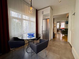 Galata Port Flats Chakra 3
