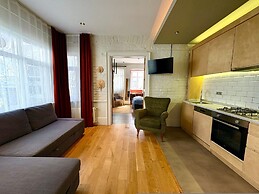 Galata Port Flats Chakra 3
