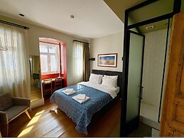 Galata Port Flats Chakra 3