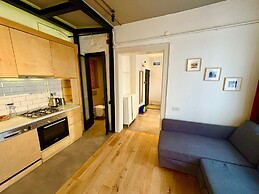 Galata Port Flats Chakra 2