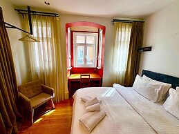 Galata Port Flats Chakra 2