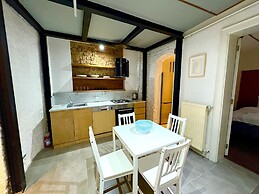 Galata Port Flats Chakra 1