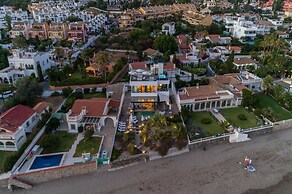 Villa Frontline Beach Costabella - Marbella