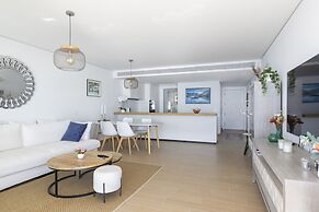 Stunning Seafront Apartment in Carvajal Beach