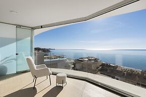 Stunning Seafront Apartment in Carvajal Beach