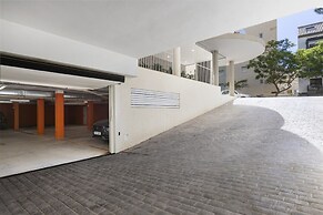 Stunning Seafront Apartment in Carvajal Beach
