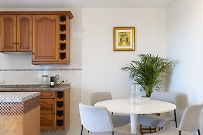 Beachfront Apartment With Seaview Terrace