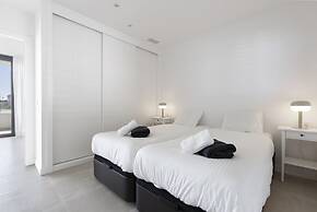 Modern Luxury Suite With Terrace in Higueron