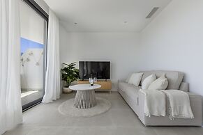 Modern Luxury Suite With Terrace in Higueron