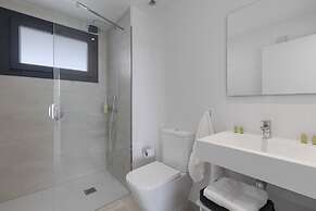 Modern Luxury Suite With Terrace in Higueron