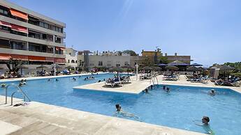 Prime Location Apartment With Seaviews