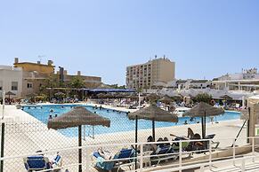 Prime Location Apartment With Seaviews