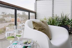 Aquabelle Six - the Perfect Rye Couples Retreat