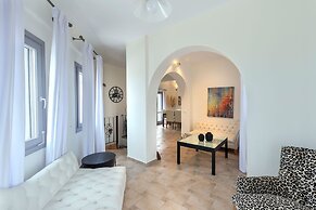 Hemera Holiday Home Villa on Santorini