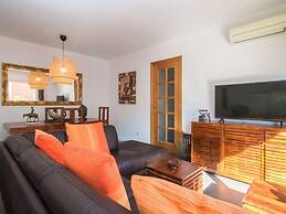 Sunny Apartment 3 Blocks to the Beach